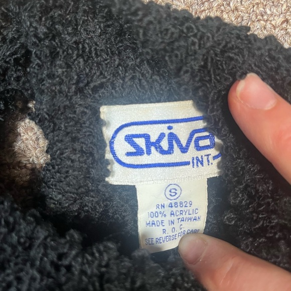 Vintage Skiva black faux fur trim black sweater size small - Picture 6 of 11